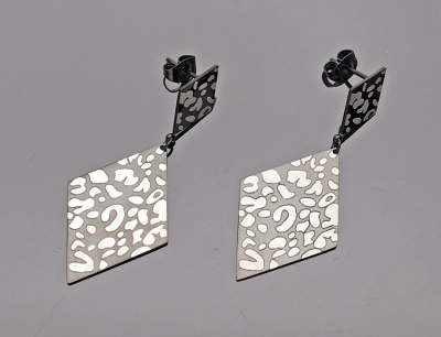 Kolczyki czarne romby