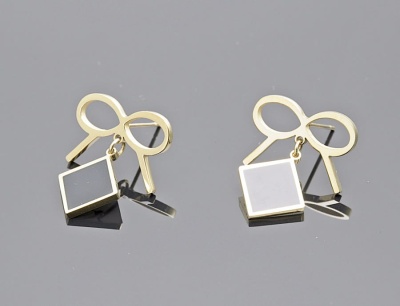 Kolczyki kokardy z kwadratem