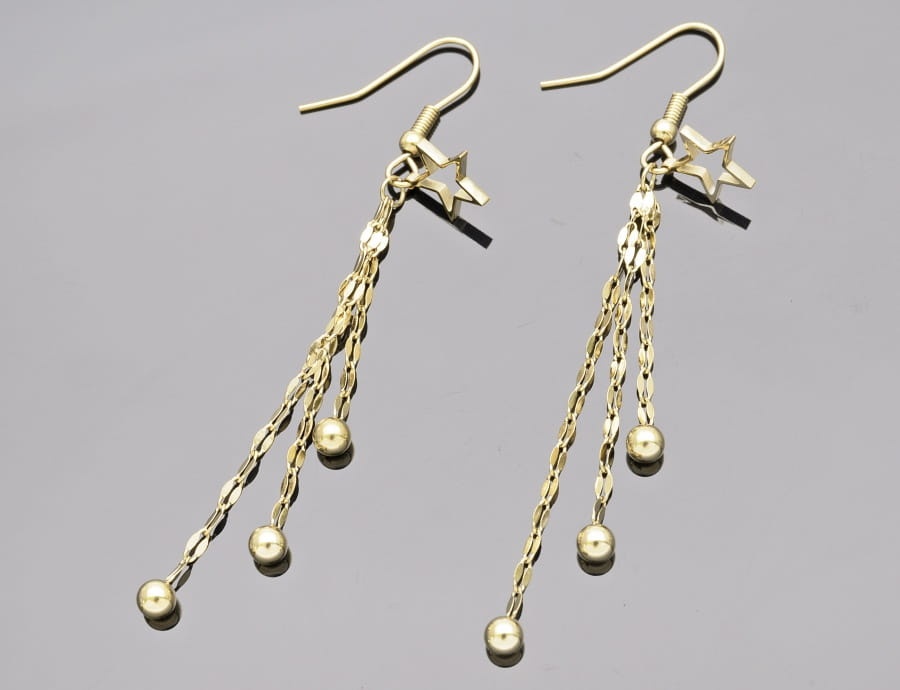 Kolczyki wiszące łańcuszki na biglu z gwiazdą