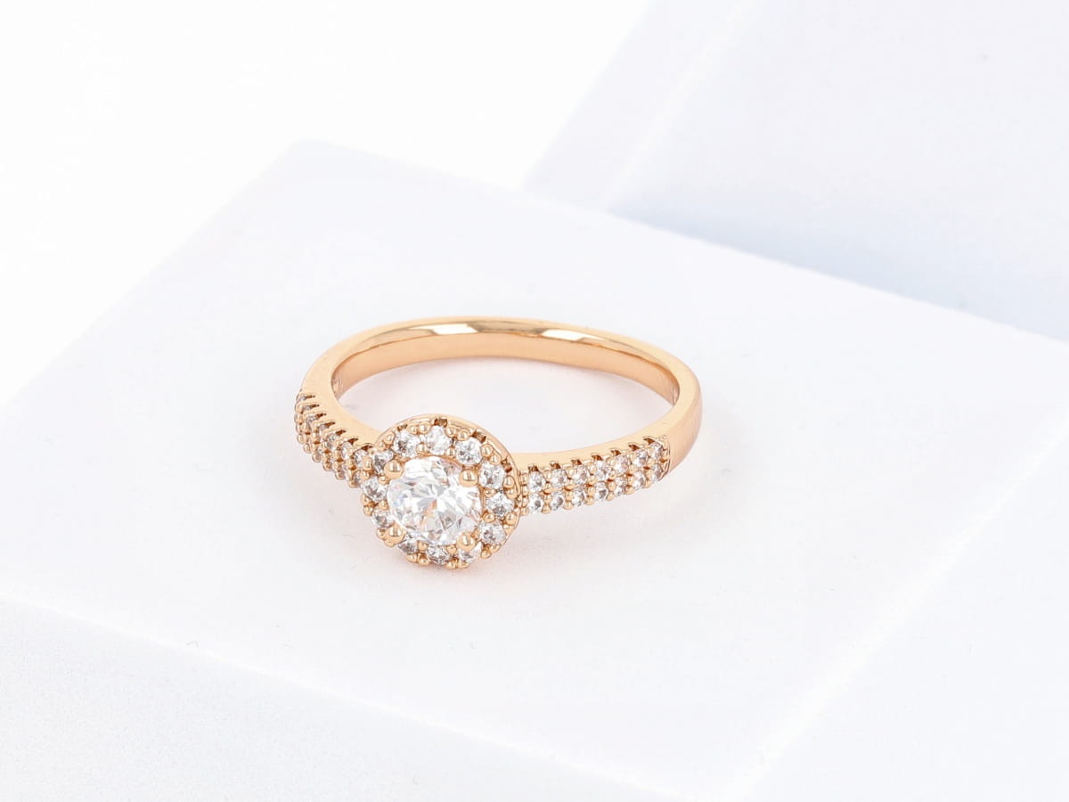 Pierścionek oczko z cyrkoniami