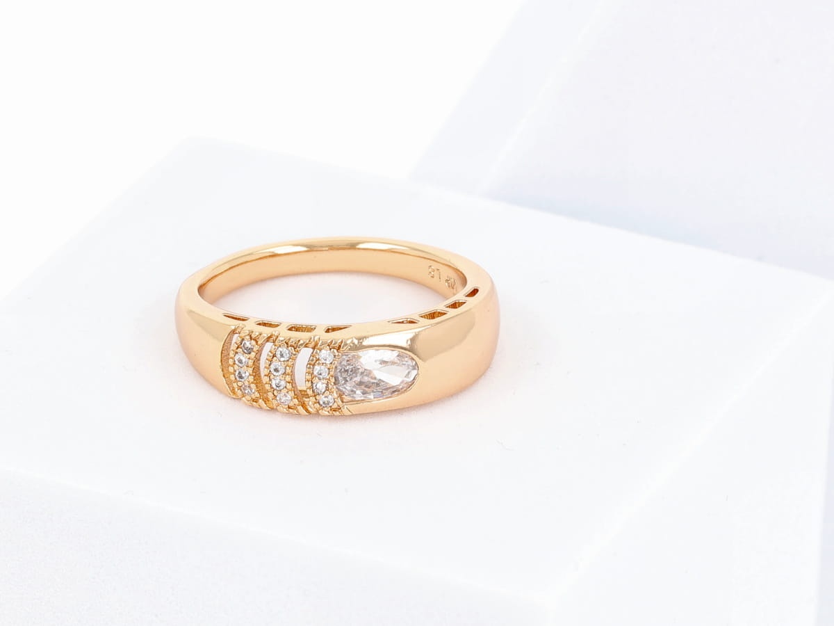 Pierścionek kryształ łezka