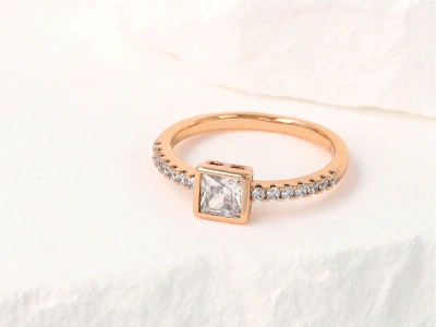 Pierścionek kwadrat kryształ