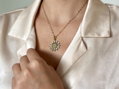 Naszyjnik kwiatek kryształki