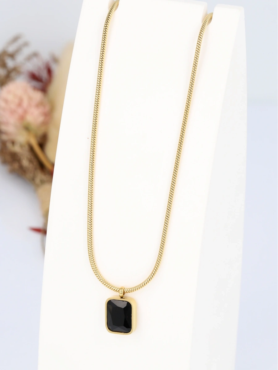 Naszyjnik żmijka z klasycznym czarnym kamieniem