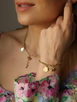 Naszyjnik z zawieszkami i ozdobnym łańcuchem