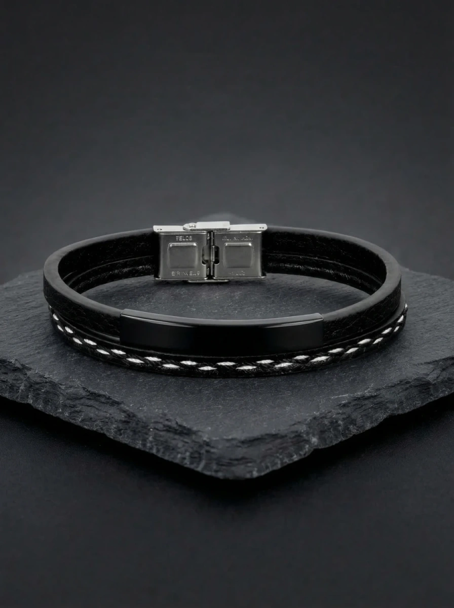 Bransoletka męska skórzana czarna z blaszką