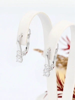 Kolczyki rodowane z podwójną cyrkonią