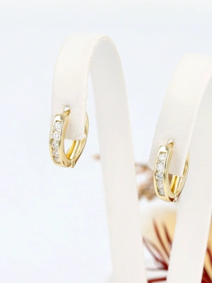 Kolczyki pozłacane z linią cyrkonii