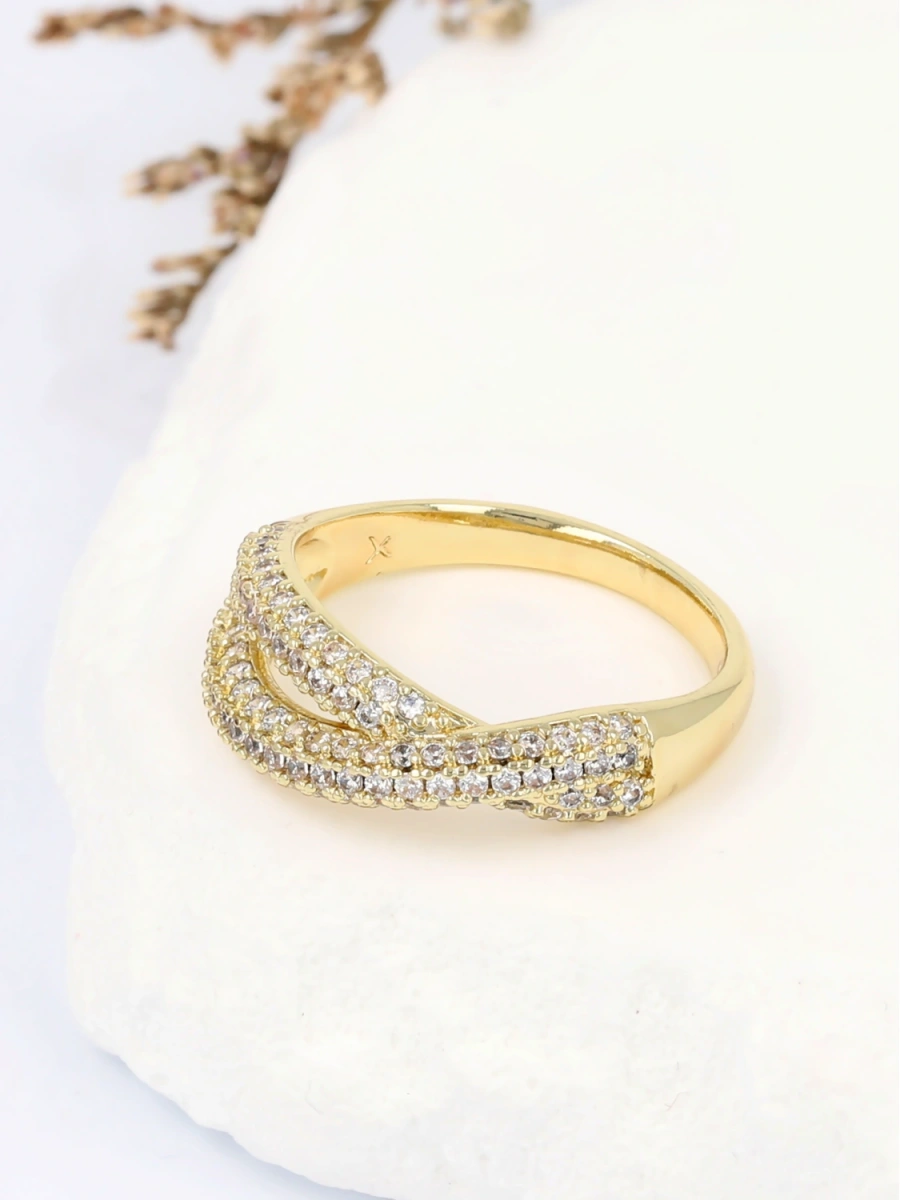 Pierścionek złoty splot światła